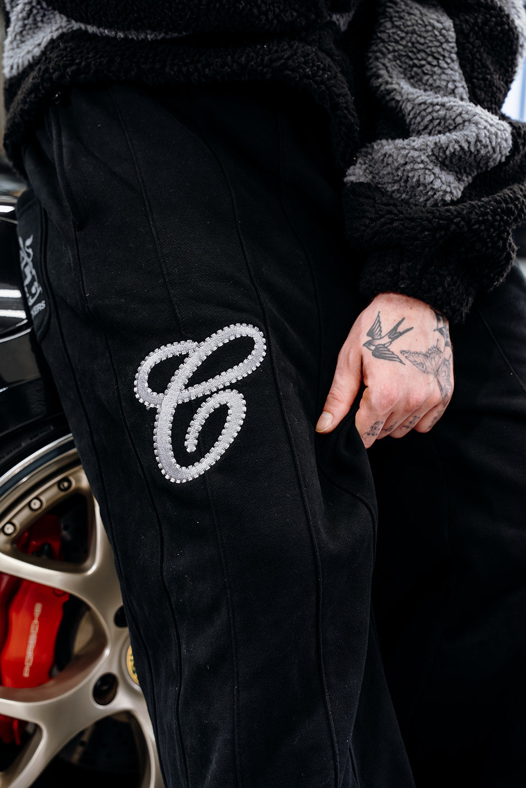 Wide Leg Pin-tuck Sweatpant | Black